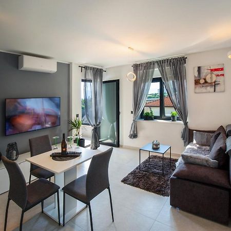 Rijeka Relax Apartment With Parking Buitenkant foto