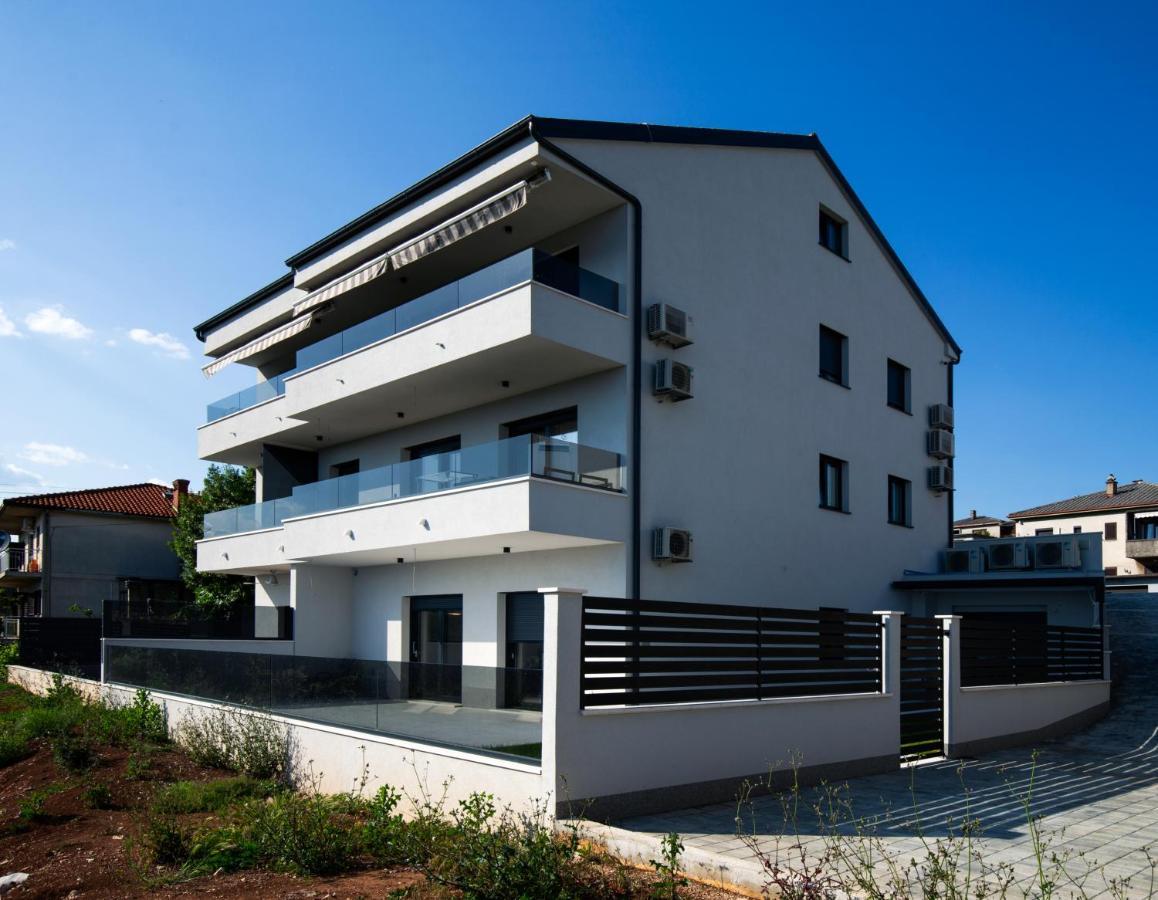 Rijeka Relax Apartment With Parking Buitenkant foto