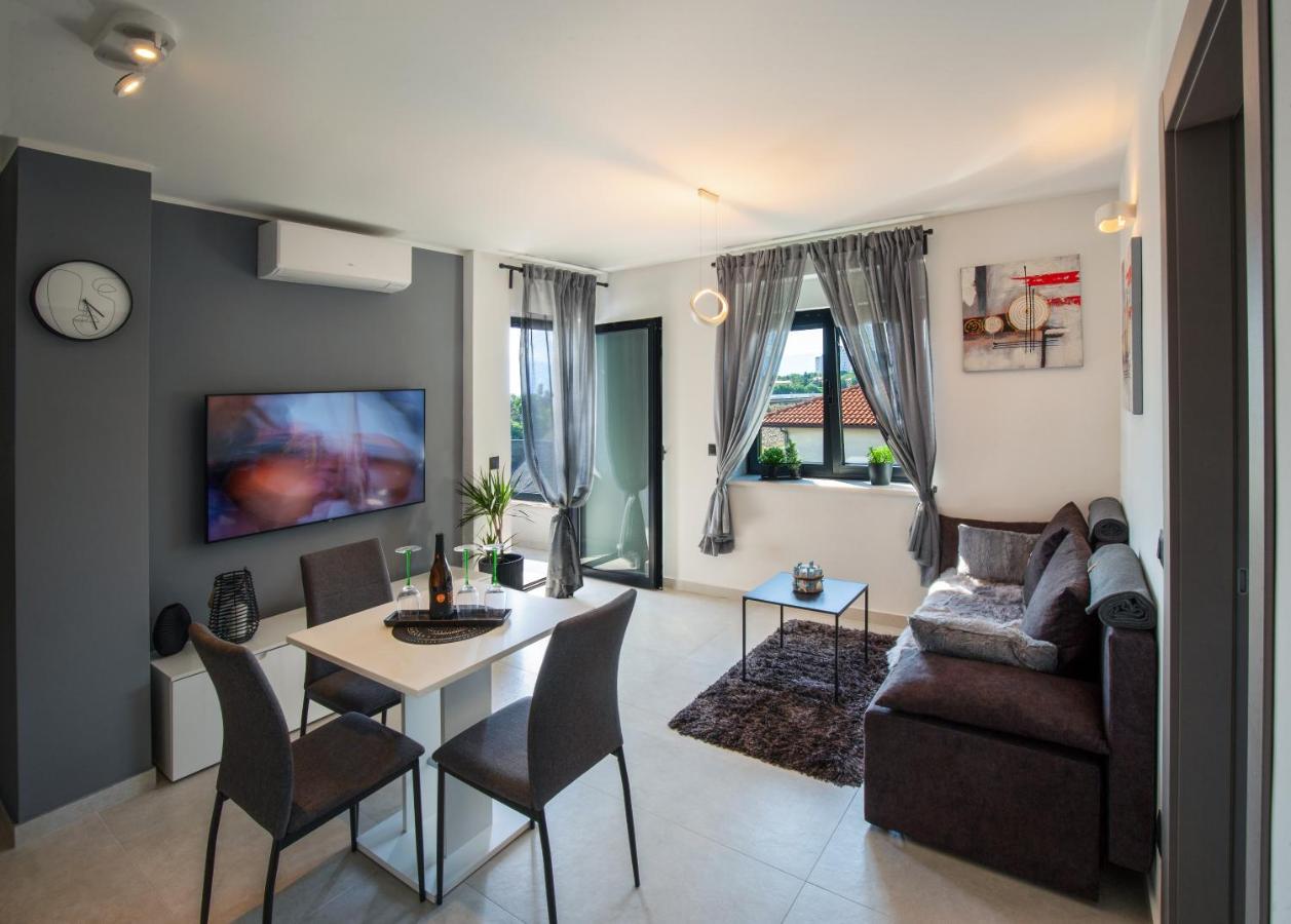 Rijeka Relax Apartment With Parking Buitenkant foto