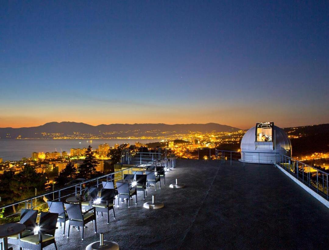 Rijeka Relax Apartment With Parking Buitenkant foto