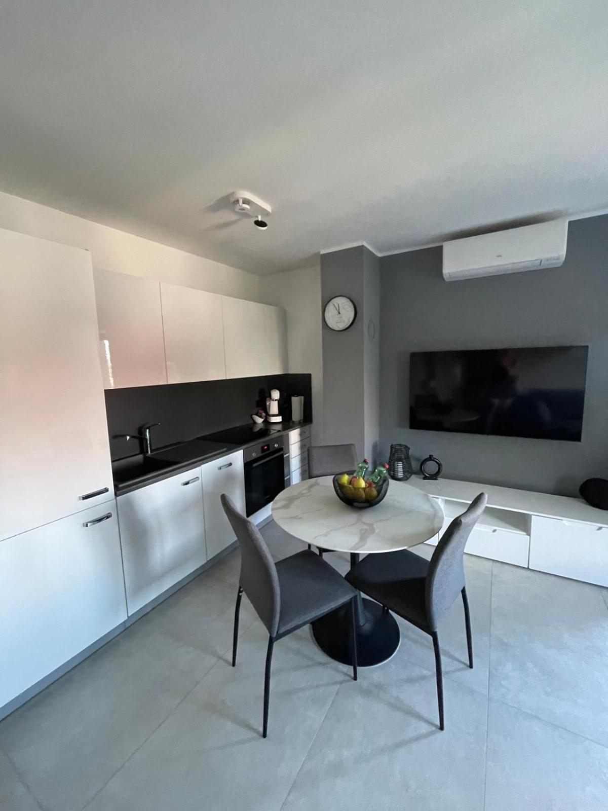 Rijeka Relax Apartment With Parking Buitenkant foto