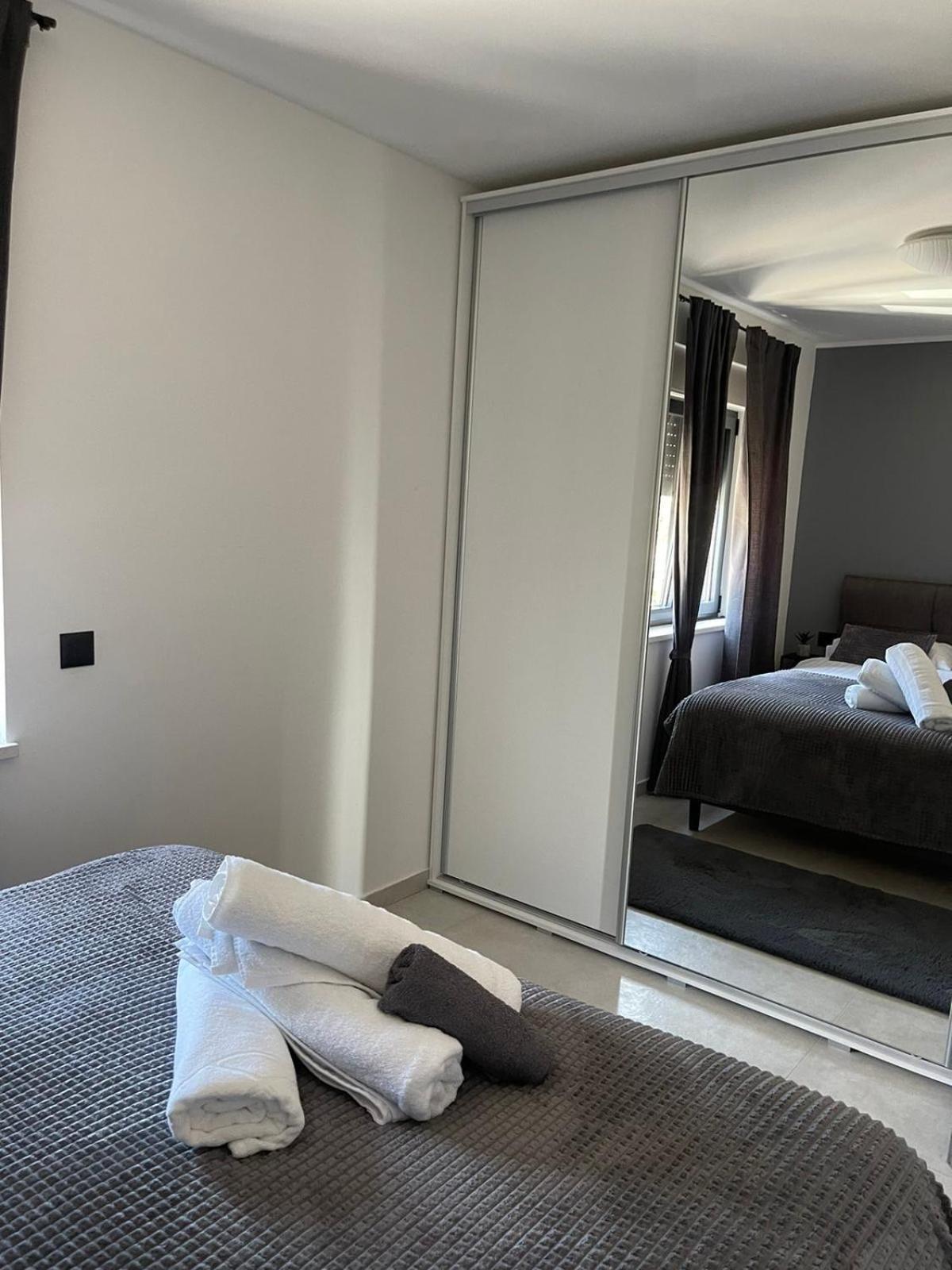 Rijeka Relax Apartment With Parking Buitenkant foto