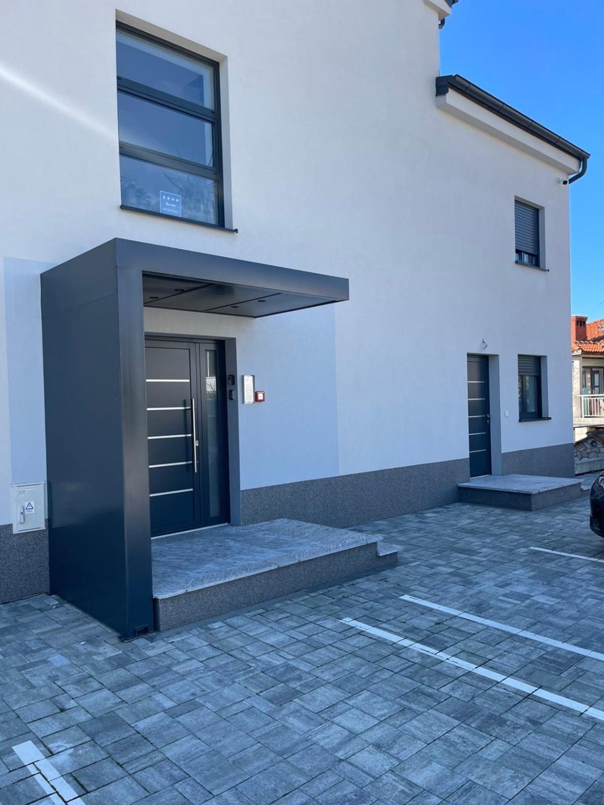 Rijeka Relax Apartment With Parking Buitenkant foto